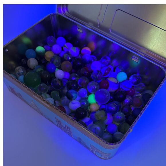 1.7lbs Vintage Pre-1970's Marbles with Uranium + Possible Akro, Vitro, Jabo - Picture 3 of 3